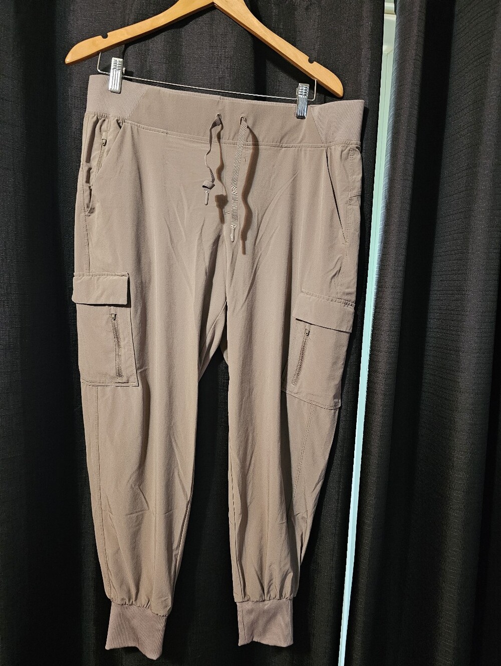 All in Motion Cargo Jogger Pants L